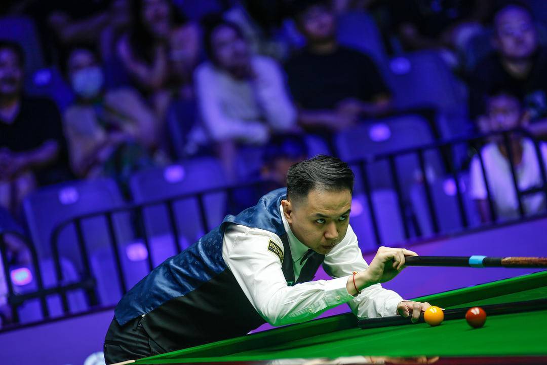 马霍姆斯的 马霍姆斯的