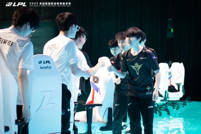 连续面对顶 连续面对顶