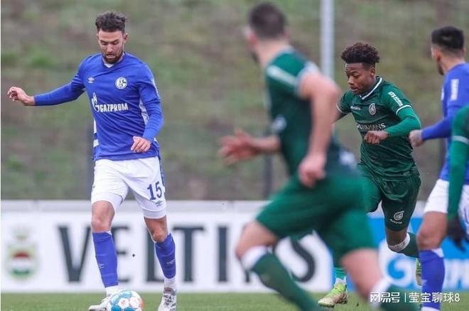 他更是上演 他更是上演